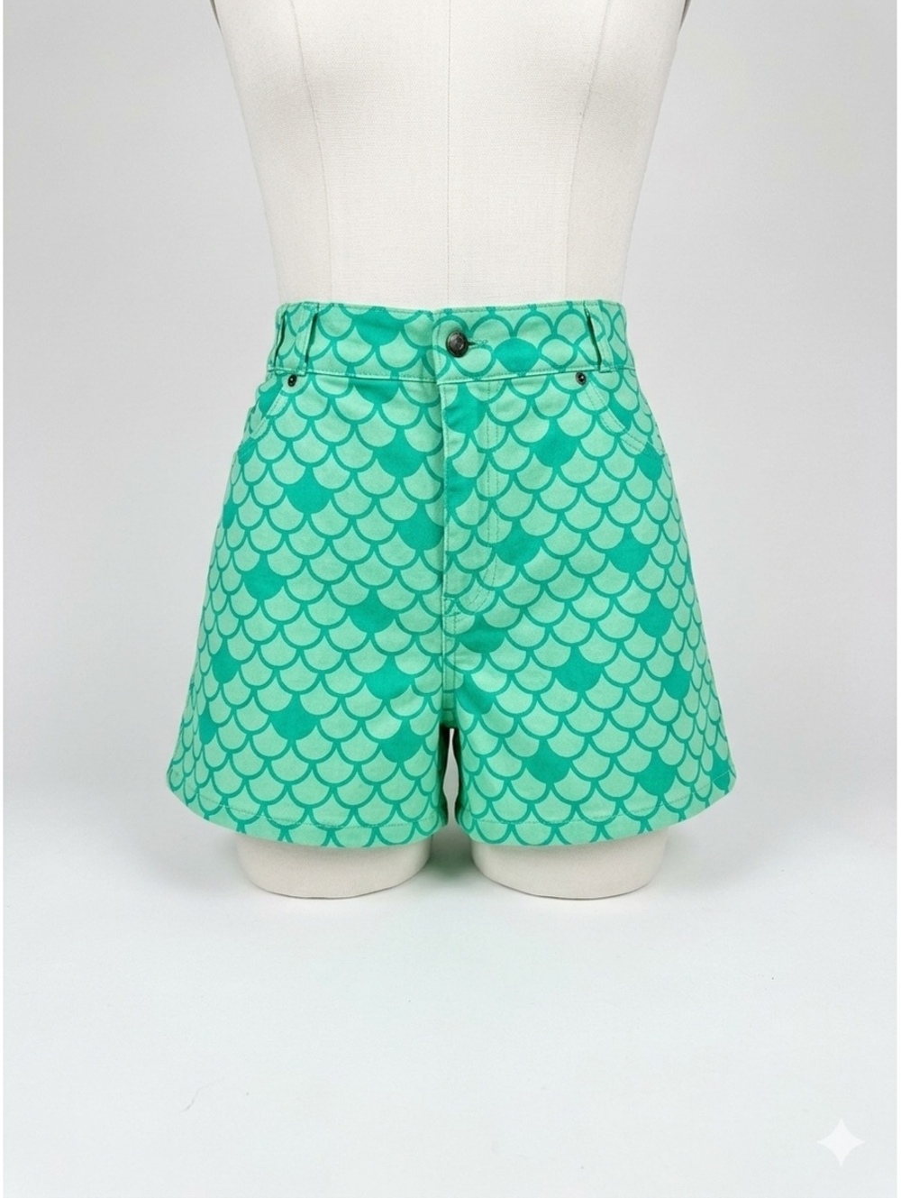 Cakeworthy Disney The Little Mermaid Ariel Green Scale High Rise Shorts Size 34